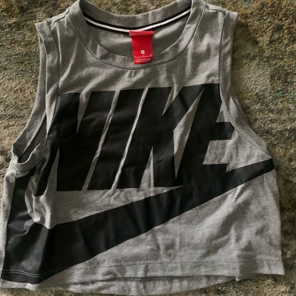 nike women’s muscle tee cropped workout top